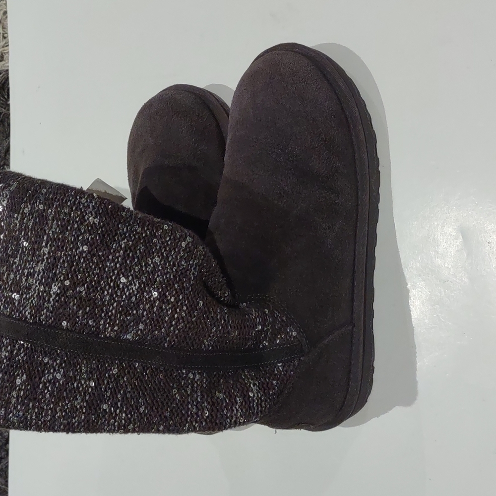 UGG boots ๐ผ๐โ๏ธ - Picture 2 of 12